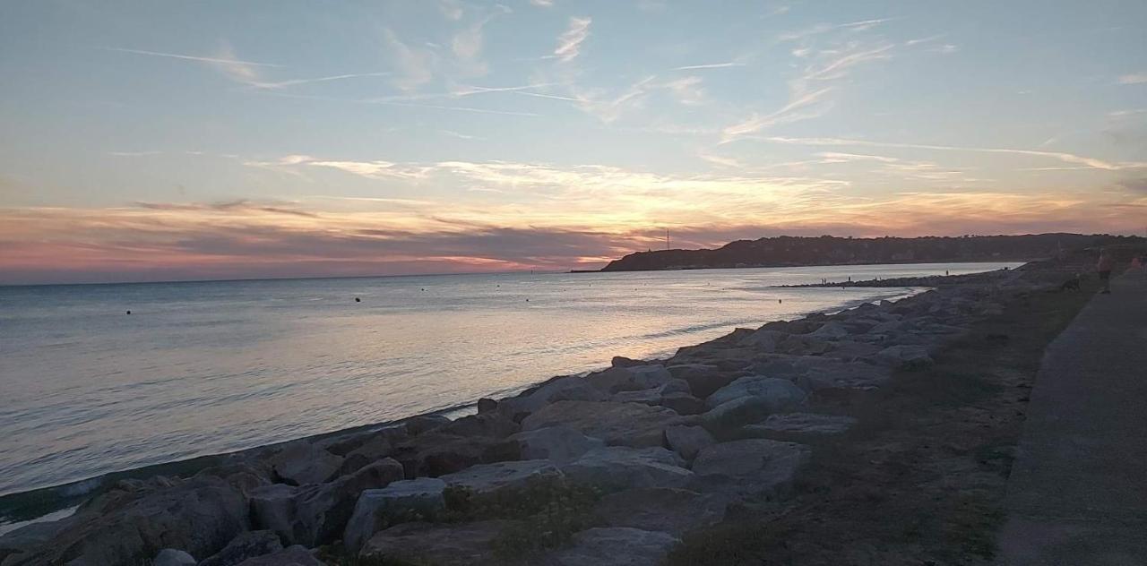 Saint-Jean-de-la-Rivière Le Balcon De Jersey - Face A La Mer מראה חיצוני תמונה